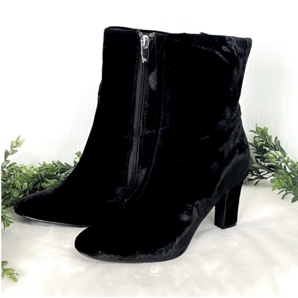 Ralph Lauren Black Velvet Ankle Boots with Side Zip - Women's Size 6.5